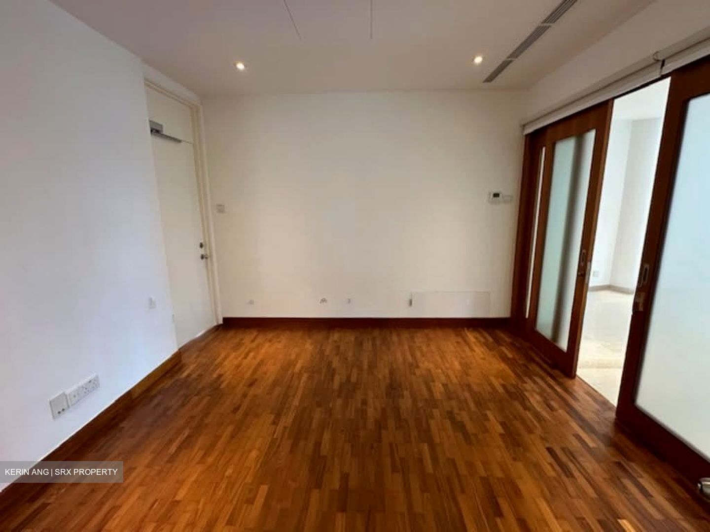 The Colonnade (D10), Condominium #534916351